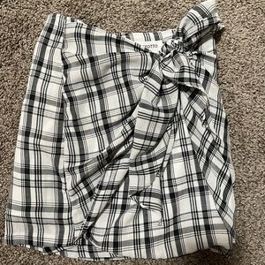 Pinkyotto Plaid Side Tie Skirt